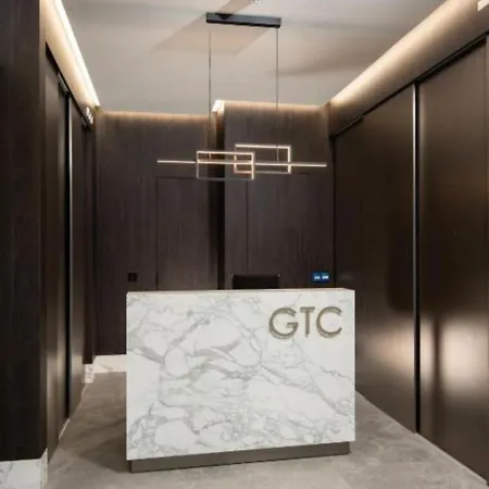 Royal Grand Bl 公寓 *